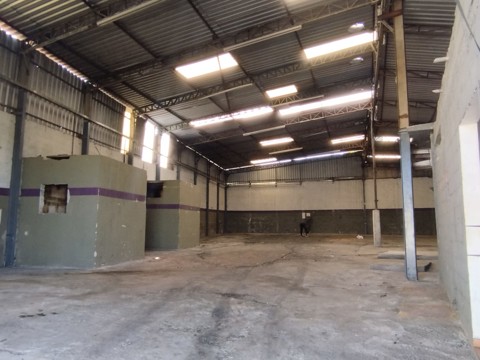 Galpão para alugar em Arujá com 4 banheiros, 2 vagas, 550 m2 de área útil, código 181-2261 (30/44)