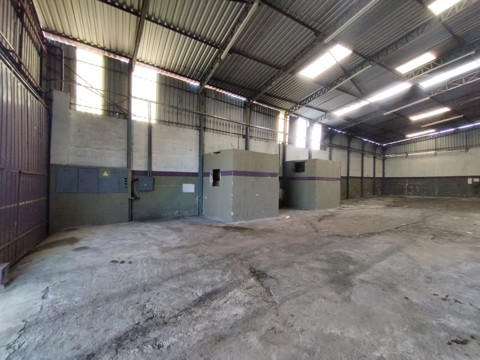 Galpão para alugar em Arujá com 4 banheiros, 2 vagas, 550 m2 de área útil, código 181-2261 (35/44)