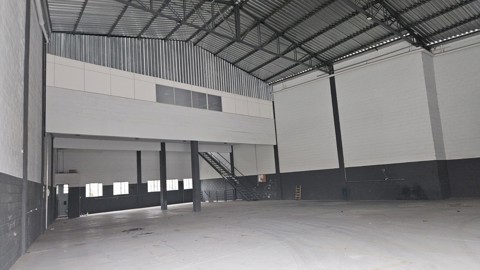 Galpão para alugar em Guarulhos com 5 banheiros, 4 vagas, 721 m2 de área útil, código 181-2267 (10/23)