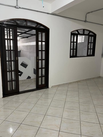 Galpão para alugar em Guarulhos com 2 banheiros, 2 vagas, 125 m2 de área útil, código 181-2274 (14/15)