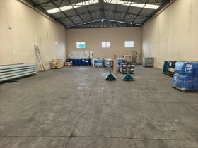Galpão para alugar em Guarulhos com 650 m2 úteis