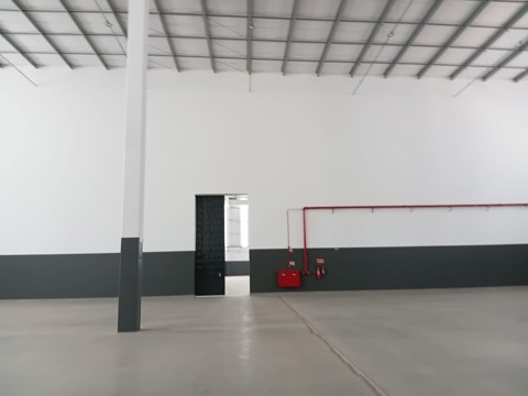 Galpão para alugar em Guarulhos com 8 banheiros, 20 vagas, 4.800 m2 de área útil, código 181-2294 (10/22)
