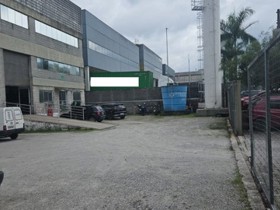 Galpão para alugar em Guarulhos com 1730 m2 úteis