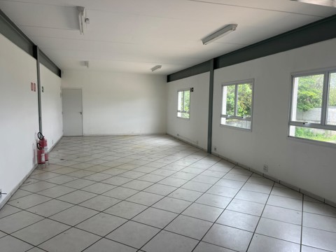 Galpão para alugar em Suzano com 8 banheiros, 20 vagas, 4.000 m2 de área útil, código 181-2305 (3/16)