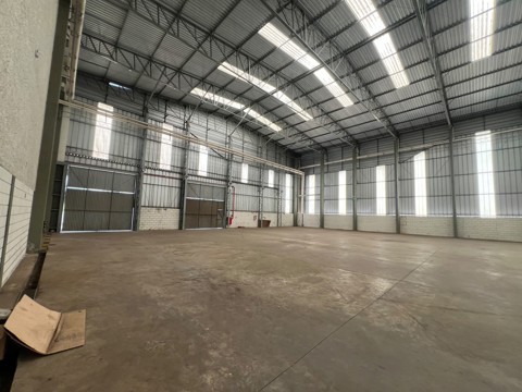 Galpão para alugar em Suzano com 8 banheiros, 20 vagas, 4.000 m2 de área útil, código 181-2305 (6/16)