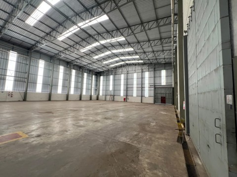 Galpão para alugar em Suzano com 8 banheiros, 20 vagas, 4.000 m2 de área útil, código 181-2305 (11/16)