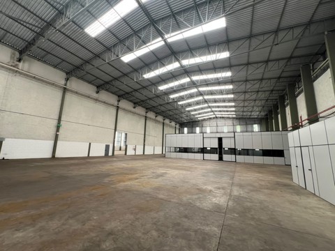 Galpão para alugar em Suzano com 8 banheiros, 20 vagas, 4.000 m2 de área útil, código 181-2305 (12/16)