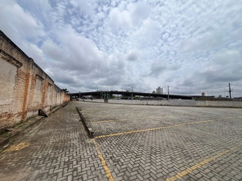 Galpão para alugar em Suzano com 8 banheiros, 20 vagas, 4.000 m2 de área útil, código 181-2305 (13/16)