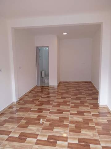 Salão para alugar em Guarulhos (Jd Pres Dutra), 1 banheiro, código 300-835 (4/10)