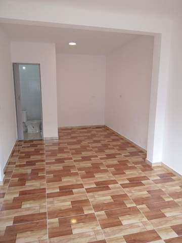 Salão para alugar em Guarulhos (Jd Pres Dutra), 1 banheiro, código 300-835 (5/10)
