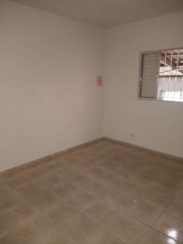 Casa para alugar em Guarulhos (Jd Pres Dutra), 1 dormitório, 1 banheiro, código 300-919 (17/18)