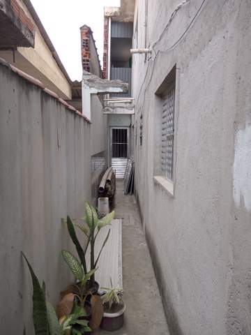 Sobrado à venda em Guarulhos (Jd Pres Dutra), 6 dormitórios, 1 suite, 4 banheiros, 2 vagas, código 300-1002 (30/30)