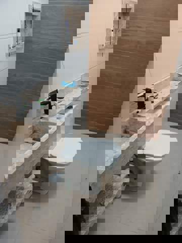 Sobrado à venda em Guarulhos (Jd Pres Dutra), 3 dormitórios, 2 banheiros, 4 vagas, código 300-1033 (20/21)