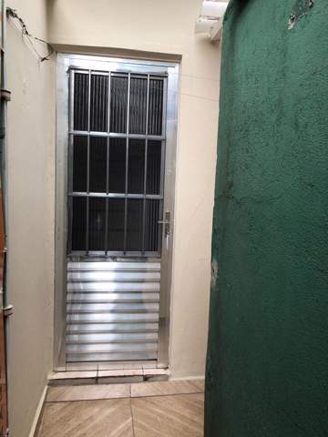 Sobrado para alugar em Guarulhos (Jd Pres Dutra), 1 dormitório, 1 banheiro, código 300-1079 (4/16)