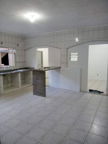 Casa para alugar em Guarulhos (Inocoop - Bonsucesso), 2 dormitórios, 1 banheiro, 2 vagas, código 300-1090 (9/18)