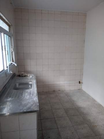 Casa para alugar em Guarulhos (Jd Pres Dutra), 1 dormitório, 1 banheiro, 1 vaga, código 300-1091 (13/14)