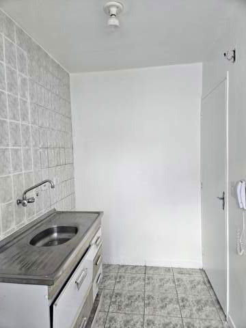 Apartamento em Guarulhos (Jd Maria Dirce - Pres Dutra), 2 dormitórios, 1 banheiro, 1 vaga, código 300-1140 (9/18)