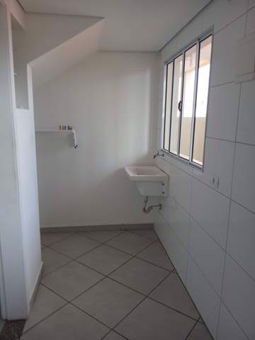 Sobrado para alugar em Guarulhos (Jd Pres Dutra), 1 dormitório, 1 banheiro, código 300-1237 (7/15)