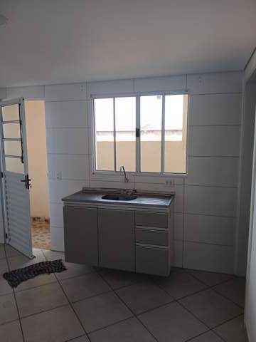 Sobrado para alugar em Guarulhos (Jd Pres Dutra), 1 dormitório, 1 banheiro, código 300-1237 (9/15)
