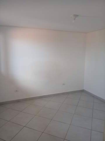 Sobrado para alugar em Guarulhos (Jd Pres Dutra), 1 dormitório, 1 banheiro, código 300-1237 (10/15)