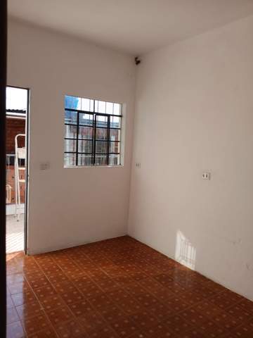 Sobrado para alugar em Guarulhos (Jd Pres Dutra), 1 dormitório, 1 banheiro, 1 vaga, código 300-1243 (6/12)