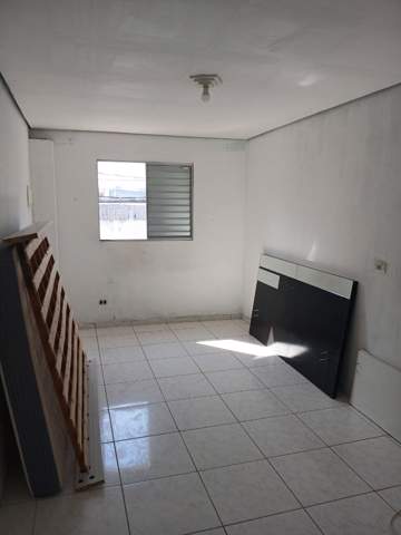 Sobrado para alugar em Guarulhos (Jd Pres Dutra), 2 dormitórios, 1 banheiro, código 300-1244 (10/16)