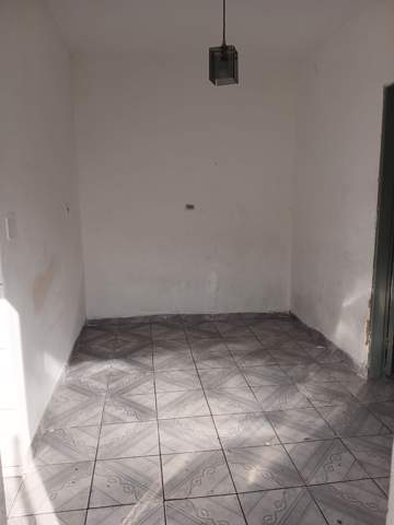 Casa para alugar em Guarulhos (Jd Pres Dutra), 1 dormitório, 1 banheiro, código 300-1245 (10/13)