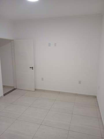 Casa para alugar em Guarulhos (Jd Pres Dutra), 1 dormitório, 1 banheiro, código 300-1249 (9/10)