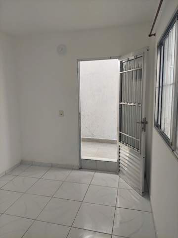 Casa para alugar em Guarulhos (Jd Pres Dutra), 2 dormitórios, código 300-1251 (4/30)