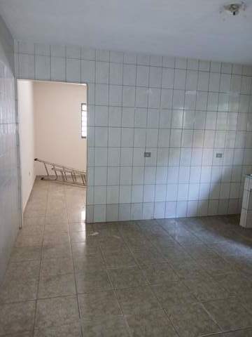 Casa para alugar em Guarulhos (Jd IV Centenário - Lavras), 1 dormitório, 1 banheiro, 1 vaga, código 300-1256 (5/14)
