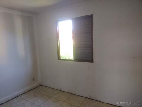 Assobradada em Guarulhos (Jd Pres Dutra), código 300-1257 (18/20)
