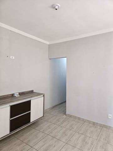 Sobrado para alugar em Guarulhos (Jd Pres Dutra), 2 dormitórios, 1 banheiro, 1 vaga, código 300-1262 (8/20)