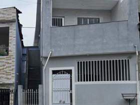 Assobradada para alugar em Guarulhos, 
