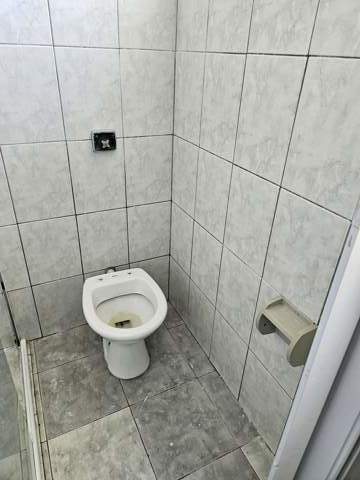 Casa para alugar em Guarulhos (Jd Pres Dutra), 1 dormitório, 1 banheiro, 1 vaga, código 300-1321 (11/15)