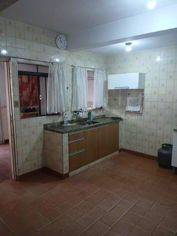 Sobrado à venda em Guarulhos (Jd Pres Dutra), 3 dormitórios, 2 banheiros, 4 vagas, código 300-1330 (10/22)