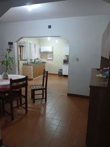 Sobrado à venda em Guarulhos (Jd Pres Dutra), 3 dormitórios, 2 banheiros, 4 vagas, código 300-1330 (12/22)