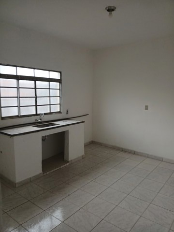 Sobrado para alugar em Guarulhos com 1 dormitório, 1 banheiro, código 300-1340 (10/13)
