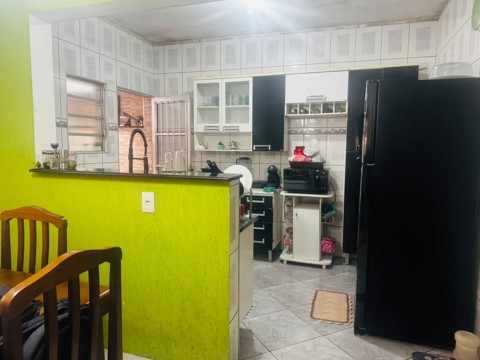 Sobrado à venda em Guarulhos com 2 dormitórios, 1 banheiro, 2 vagas, código 300-1362 (7/15)