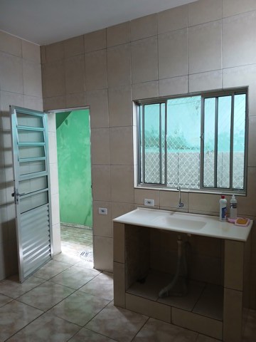 Casa para alugar em Guarulhos com 1 dormitório, 1 banheiro, código 300-1365 (10/16)