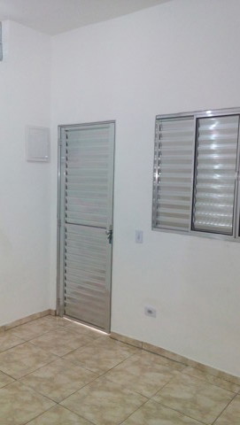 Casa para alugar em Guarulhos com 1 dormitório, 1 banheiro, código 300-1365 (15/16)