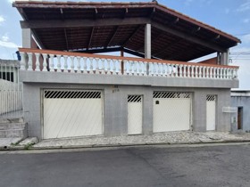 Casa à venda em Guarulhos com 4 dorms, 1 suíte, 3 wcs, 2 vagas