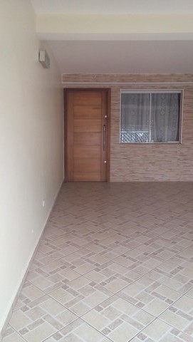 Sobrado à venda em Guarulhos com 3 dormitórios, 1 banheiro, 1 vaga, código 300-1377 (2/29)