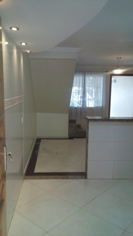Sobrado à venda em Guarulhos com 3 dormitórios, 1 banheiro, 1 vaga, código 300-1377 (12/29)