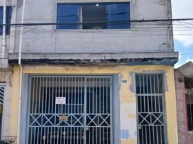 Sobrado à venda em Guarulhos com 2 dorms, 2 wcs, 1 vaga