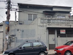 Sobrado à venda em Guarulhos com 3 dorms, 2 wcs, 3 vagas