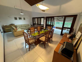 Casa à venda em Atibaia, 500 m2 úteis