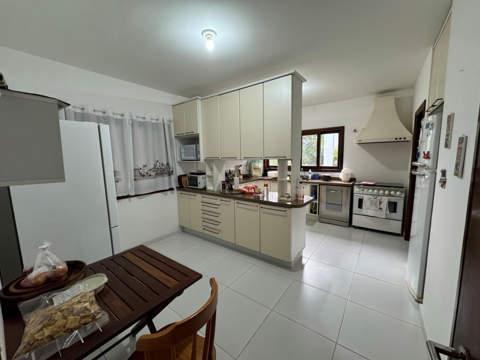 Casa à venda em Atibaia (Estância Pq de Atibaia), 500 m2 de área útil, código 310-343 (4/21)
