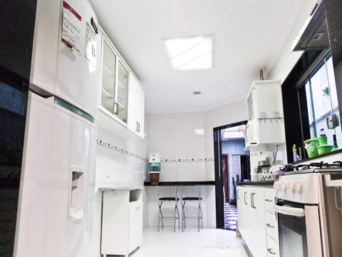 Sobrado à venda em São Paulo (Jd Da Glória - V Mariana), 6 dormitórios, 4 suites, 6 banheiros, 1 vaga, 122 m2 de área útil, código 310-399 (7/31)