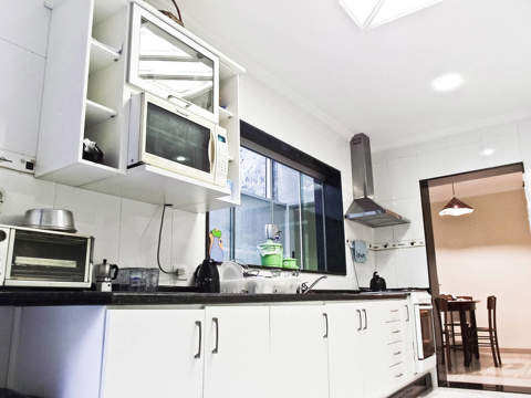 Sobrado à venda em São Paulo (Jd Da Glória - V Mariana), 6 dormitórios, 4 suites, 6 banheiros, 1 vaga, 122 m2 de área útil, código 310-399 (8/31)