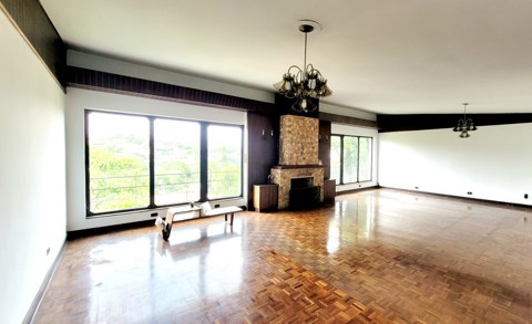 Casa em São Paulo com 7 dormitórios, 1 suite, 6 banheiros, 4 vagas, 430 m2 de área útil, código 310-404 (1/54)